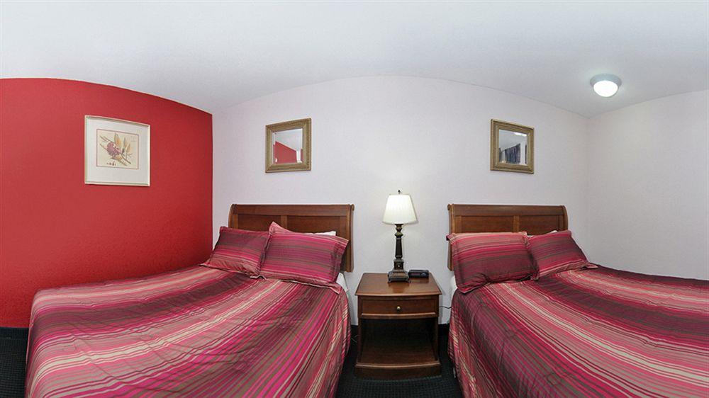 6 Pa Near Pa Expo Center 3*