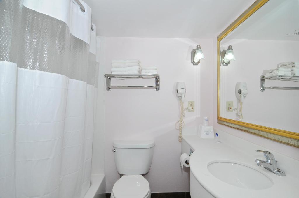 Hotel 6 Pa Near Pa Expo Center 3*